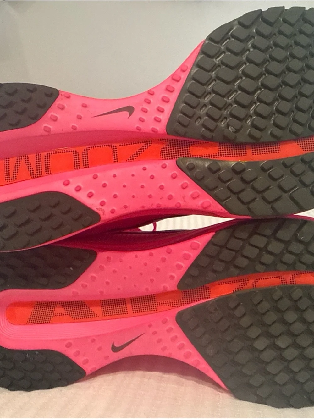 Nike Unisex Pegasus Premium in Volt Pink